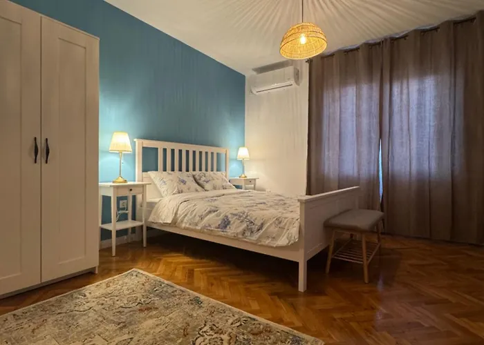 By The Sea Apartment *